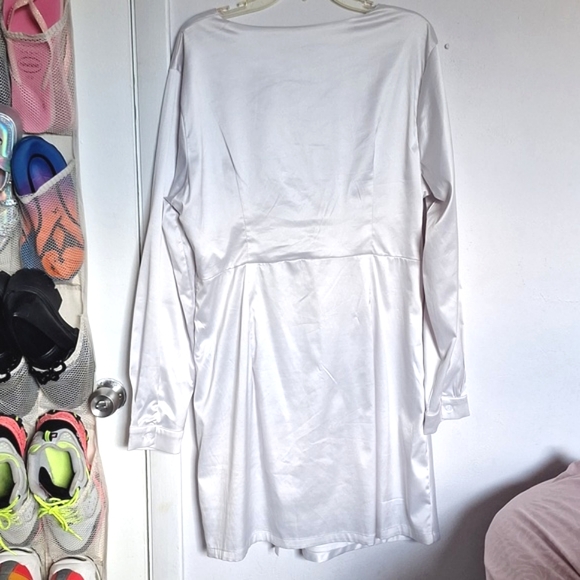 Shein Curve 2XL White Satin Deep V Twist Slit Dress - Picture 3 of 5